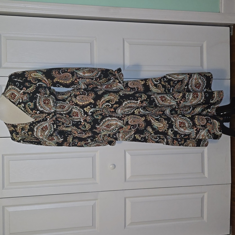 V-neck Long Sleeve Paisley Dress